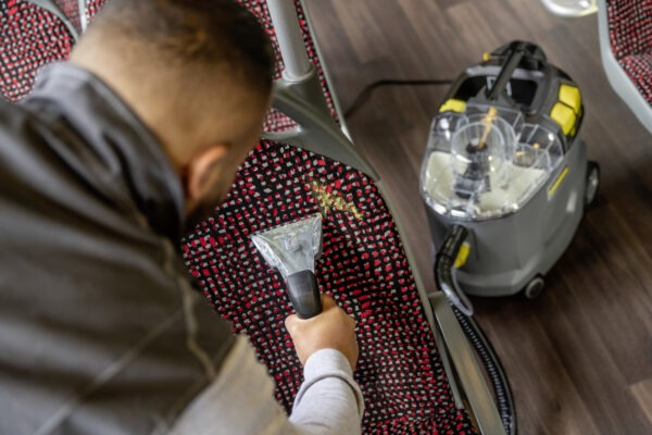 Aspirapolvere/Lavamoquette Puzzi 8/1 Karcher - immagine 5