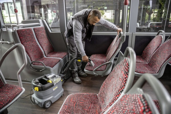 Aspirapolvere/Lavamoquette Puzzi 8/1 Karcher - immagine 6